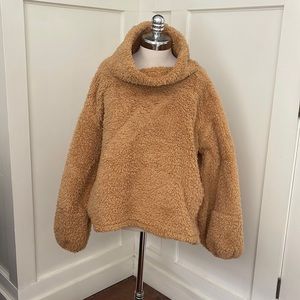 Lululemon fuzzy oversized Sweater in XL.  Colour is a Camel brown.
